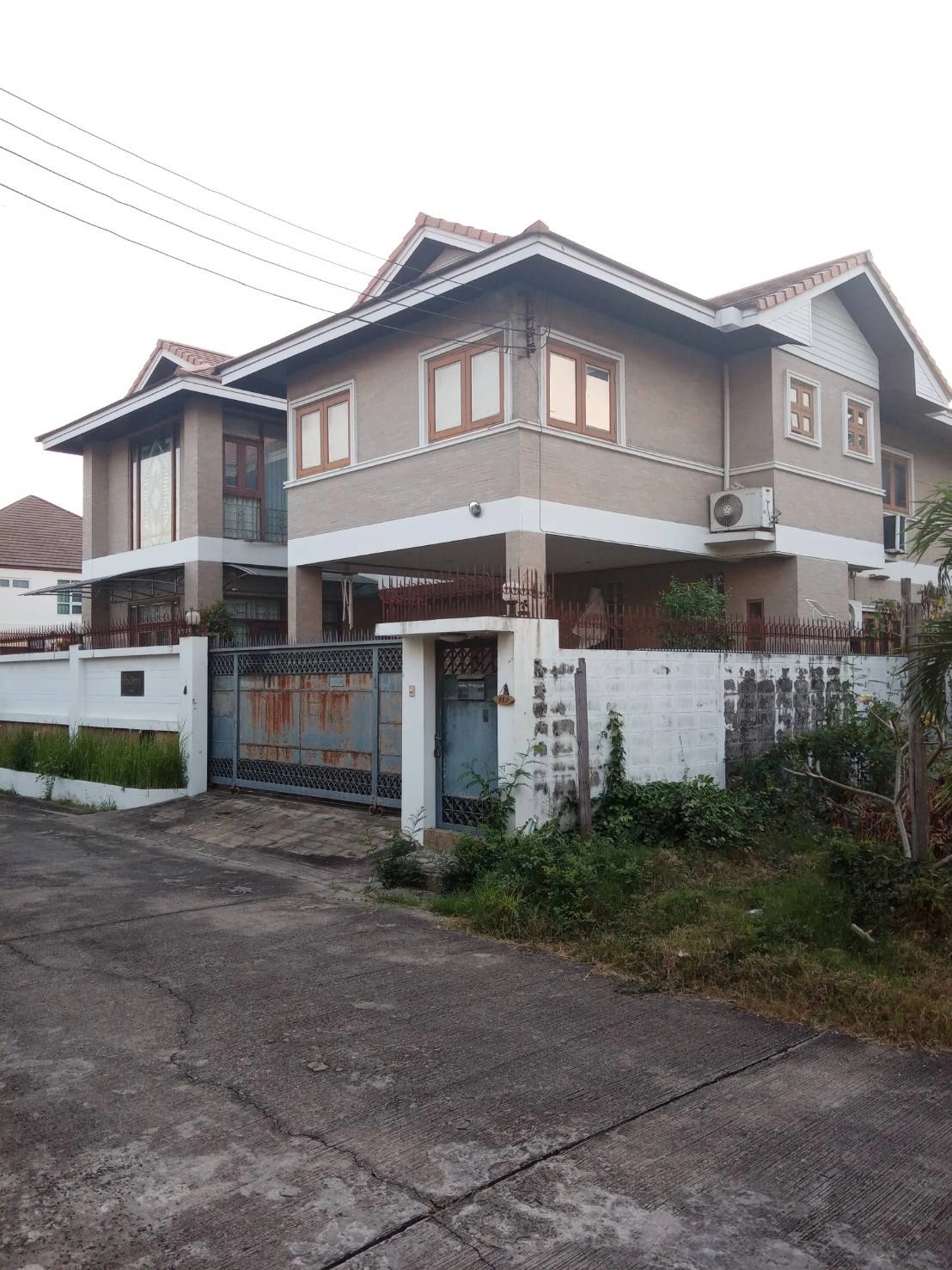 ขาย บ้าน ในโครงการ หมู่บ้านมหาดไทย1 101 ตรว 4 นอน 5 น้ำ East Eng 中 日 Please add LINE ID 806qphgn(มีแอดด้วย) o8415o5483