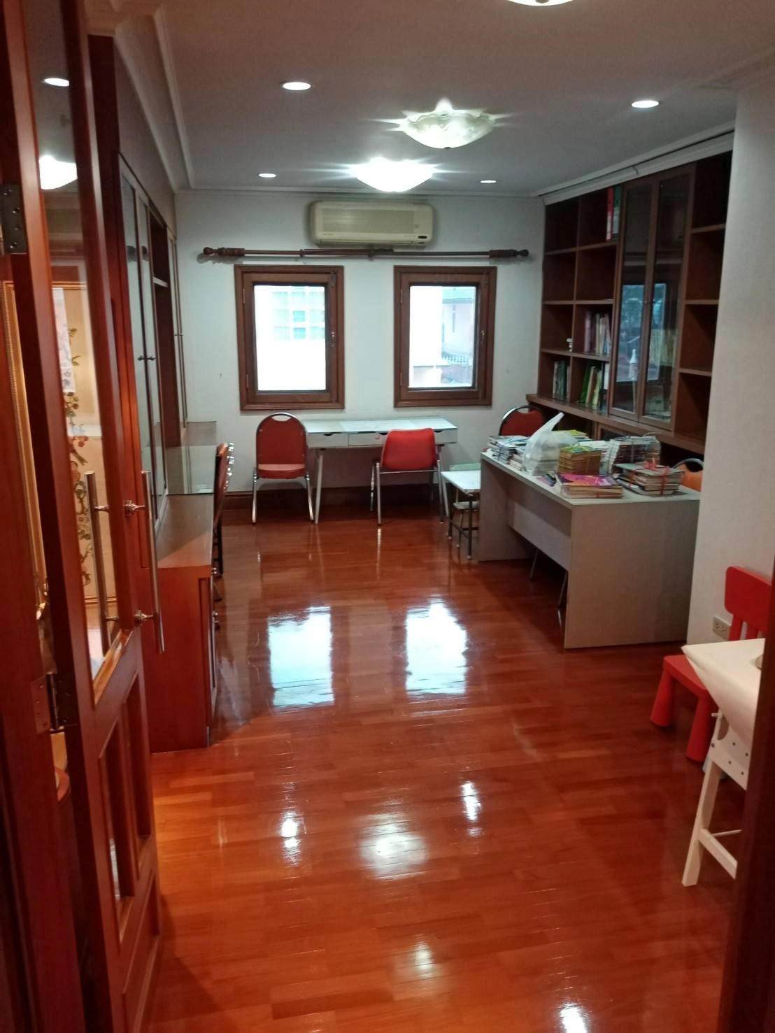 ขาย บ้าน ในโครงการ หมู่บ้านมหาดไทย1 101 ตรว 4 นอน 5 น้ำ East Eng 中 日 Please add LINE ID 806qphgn(มีแอดด้วย) o8415o5483