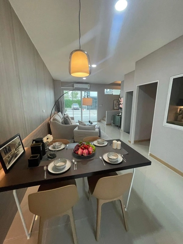 ปล่อยเช่าทาวโฮม2ชั้น ถนนเทิดราชัน เขตดอนเมือง เพียง7นาทีจากสนามบินดอนเมือง พื้นที่ใช้สอยในบ้านมากถึง 122 ตร.ม.