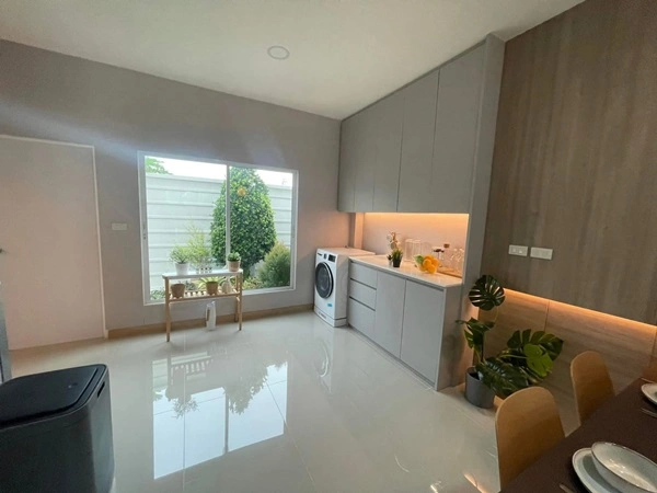 ปล่อยเช่าทาวโฮม2ชั้น ถนนเทิดราชัน เขตดอนเมือง เพียง7นาทีจากสนามบินดอนเมือง พื้นที่ใช้สอยในบ้านมากถึง 122 ตร.ม.