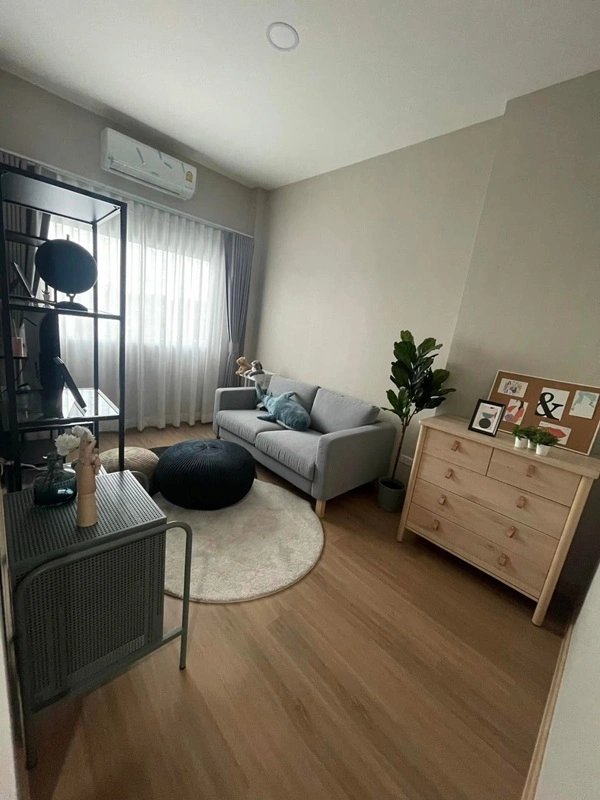 ปล่อยเช่าทาวโฮม2ชั้น ถนนเทิดราชัน เขตดอนเมือง เพียง7นาทีจากสนามบินดอนเมือง พื้นที่ใช้สอยในบ้านมากถึง 122 ตร.ม.