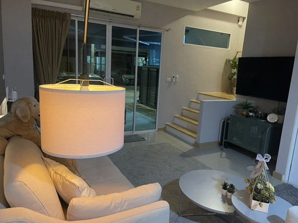 ปล่อยเช่าทาวโฮม2ชั้น ถนนเทิดราชัน เขตดอนเมือง เพียง7นาทีจากสนามบินดอนเมือง พื้นที่ใช้สอยในบ้านมากถึง 122 ตร.ม.