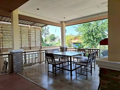 ขายที่ดินพร้อมสิ่งปลูกสร้าง อพาร์ทเม้นท์ + บ้านเดี่ยว เนื้อที่รวม 1 ไร่ 39 ตารางวา อำเภอบ้านลาด จังหวัดเพชรบุรี ราคา 19,000,000 บาท