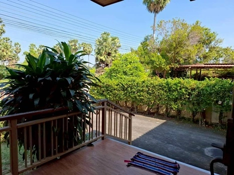 ขายที่ดินพร้อมสิ่งปลูกสร้าง อพาร์ทเม้นท์ + บ้านเดี่ยว เนื้อที่รวม 1 ไร่ 39 ตารางวา อำเภอบ้านลาด จังหวัดเพชรบุรี ราคา 19,000,000 บาท