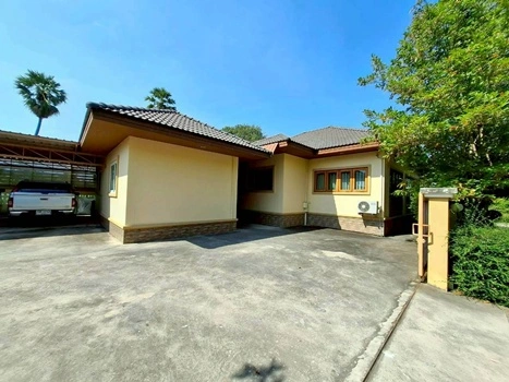 ขายที่ดินพร้อมสิ่งปลูกสร้าง อพาร์ทเม้นท์ + บ้านเดี่ยว เนื้อที่รวม 1 ไร่ 39 ตารางวา อำเภอบ้านลาด จังหวัดเพชรบุรี ราคา 19,000,000 บาท