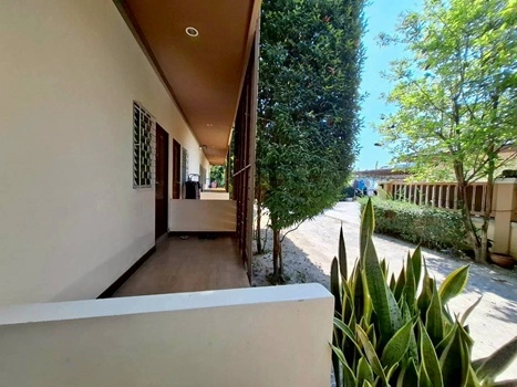 ขายที่ดินพร้อมสิ่งปลูกสร้าง อพาร์ทเม้นท์ + บ้านเดี่ยว เนื้อที่รวม 1 ไร่ 39 ตารางวา อำเภอบ้านลาด จังหวัดเพชรบุรี ราคา 19,000,000 บาท