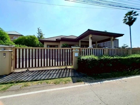 ขายที่ดินพร้อมสิ่งปลูกสร้าง อพาร์ทเม้นท์ + บ้านเดี่ยว เนื้อที่รวม 1 ไร่ 39 ตารางวา อำเภอบ้านลาด จังหวัดเพชรบุรี ราคา 19,000,000 บาท