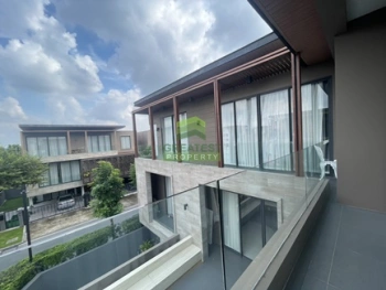 ขาย / ให้เช่าบ้านเดี่ยว 3 ชั้น พร้อมลิฟต์ หมู่บ้าน วนา เรสซิเดนซ์ พระราม 9 ศรีนครินทร์ VANA RESIDENCE เนืั้อที่ 56.20 ตร.ว พร้อมเข้าอยู่ รับต่างชาติ