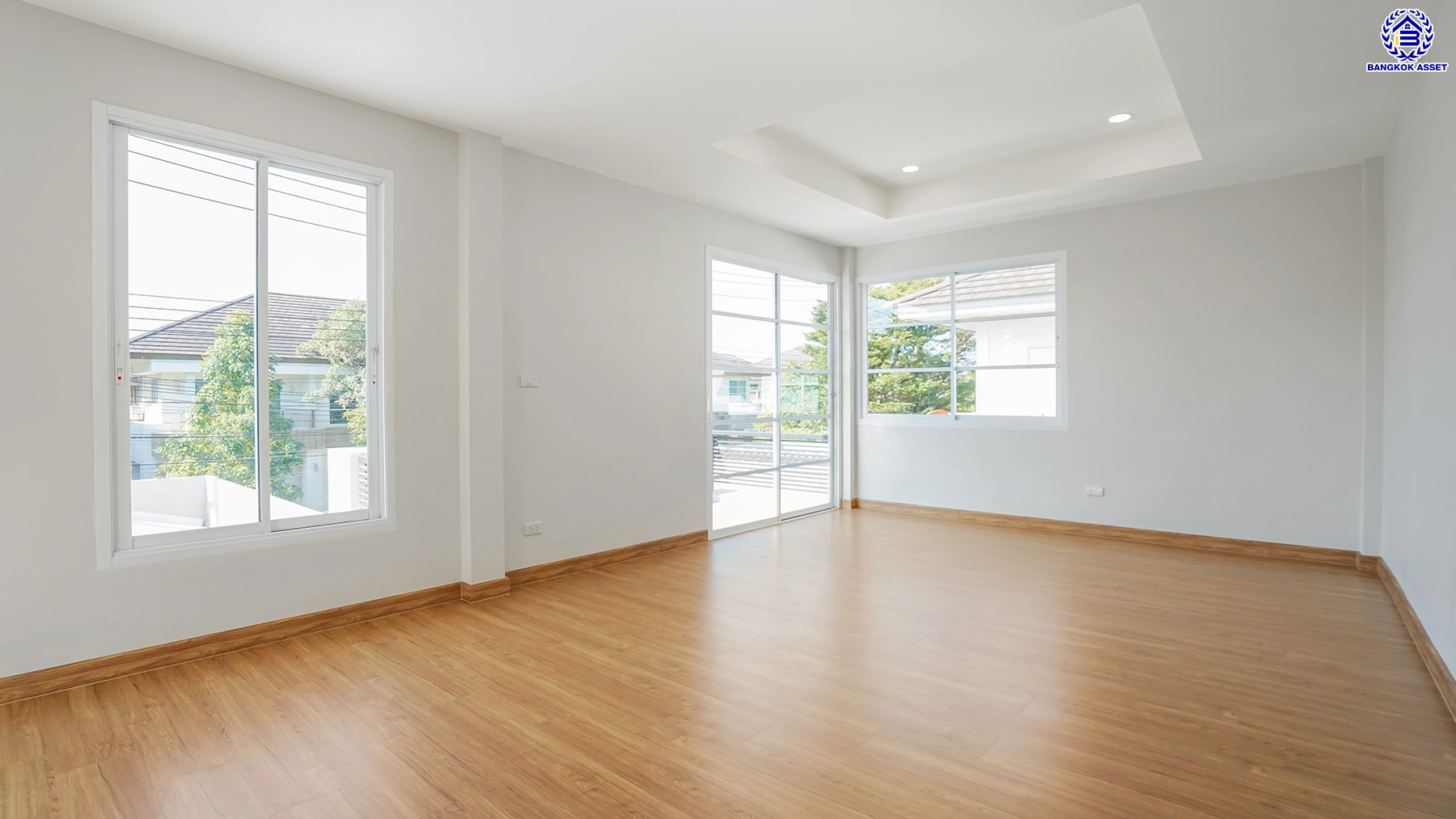 บ้านรีโนเวทใหม่ โครงการ ดี ฮาบิแทท ราชพฤกษ์ ตัวบ้านติดถนนเมน ใกล้ Clubhouse บนเนื้อที่กว่า 81 ตร.ว. พื้นที่ใช้สอย 260 ตร.ม. ฟังก์ชัน 3 ห้องนอน 4 ห้องน้ำ 2 ที่จอดรถ บนทำเลเดินทางสะดวก ติดถนนราชพฤกษ์ เชื่อมต่อถนนรัตนาธิเบศร์ ถนนชัยพฤกษ์ ถนนติวานนท์ ใกล้รถไฟฟ้าสายสีม่วง "สถานีบางรักใหญ่"