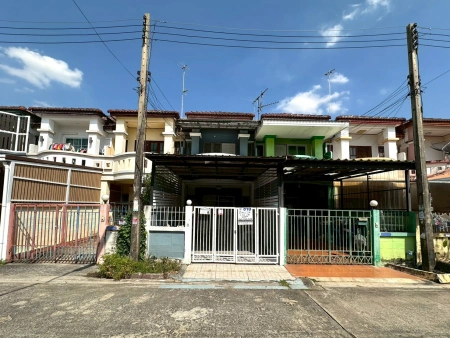 ทาวน์เฮ้าส์ 2 ชั้น 17 ตร.ว. สภาพดีพร้อมเข้าอยู่ หมู่บ้านเทพมงคล ปทุมธานี ใกล้เมืองทองธานี ซอยเทคโนแหลมทอง ถนนกรุงเทพ-ปทุมธานี เมืองปทุมธานี ปทุมธานี