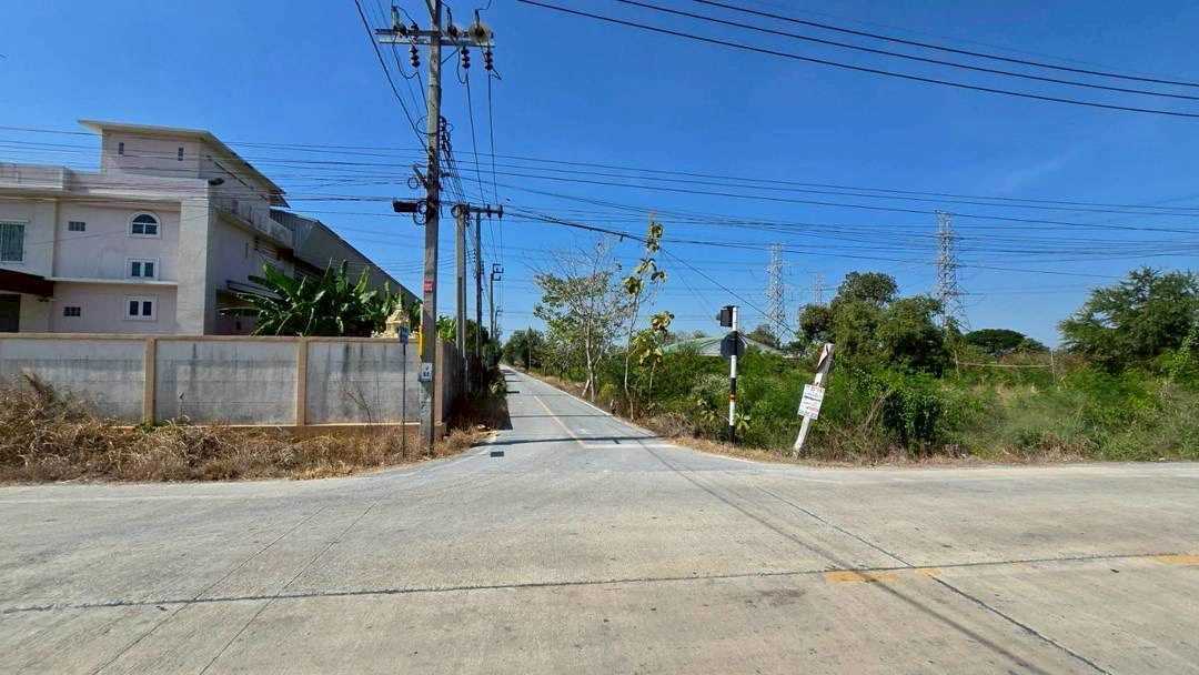 ขายด่วนที่ดินผังสีม่วง 466 ตรว ติดถนนลาดยางสาธารณะ ถนน นบ.3015 อ ไทรน้อย จ.นนทบุรี