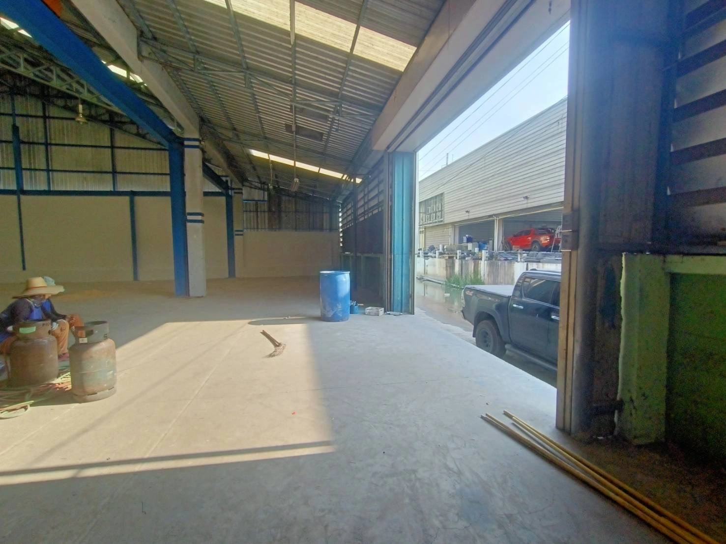 ให้เช่า โรงงาน โกดัง ติดถนนพระราม 2 กม.25 ต.นาดี พร้อมหอพัก