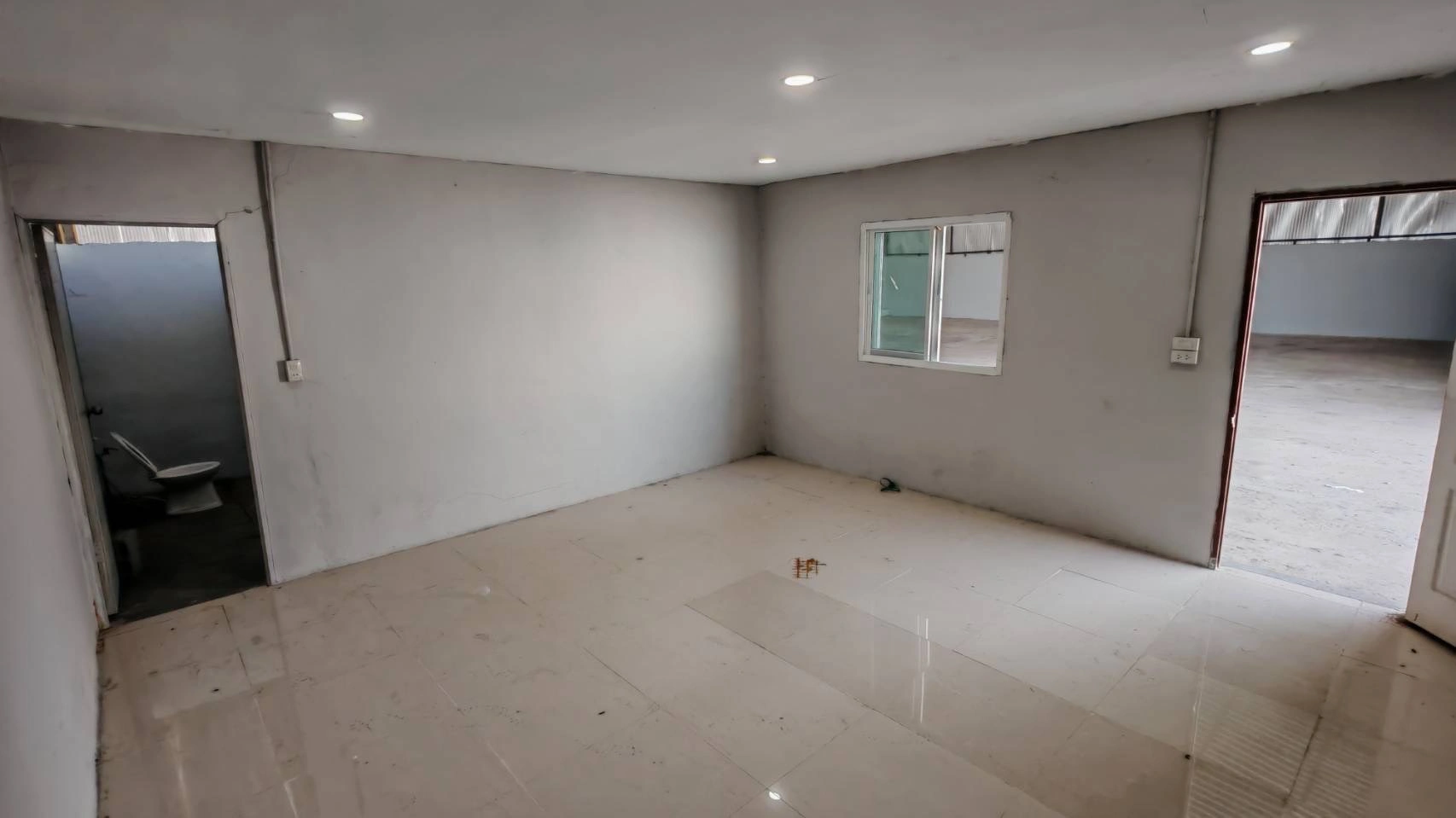 ให้เช่า โกดัง โรงงาน โครงการดีเจริญ แยกบางน้ำจืด ถ.เทพกาญจนา จ.สมุทรสาคร