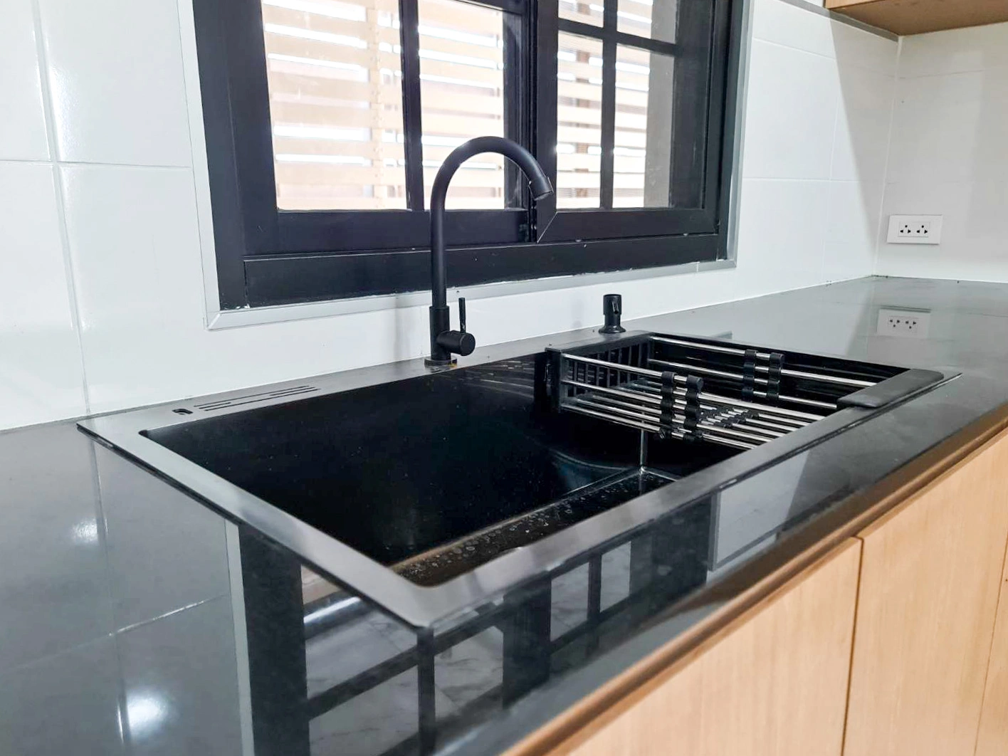 บ้านเดี่ยว ภัสสร 1 คลอง 3 ทำเลทองคลอง 3 ใกล้ Big C และใกล้ฟิวเจอร์พาร์ค รังสิต เดินทางสะดวกเชื่อมต่อรังสิต-คลองหลวง-วงแหวนฯ บ้านรีโนเวทใหม่กริ๊บทั้งหลัง