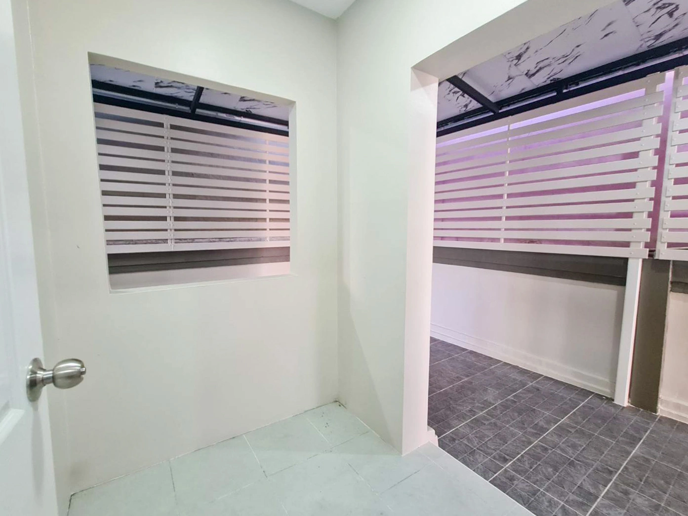 บ้านเดี่ยว ภัสสร 1 คลอง 3 ทำเลทองคลอง 3 ใกล้ Big C และใกล้ฟิวเจอร์พาร์ค รังสิต เดินทางสะดวกเชื่อมต่อรังสิต-คลองหลวง-วงแหวนฯ บ้านรีโนเวทใหม่กริ๊บทั้งหลัง