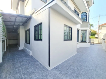 บ้านเดี่ยว ภัสสร 1 คลอง 3 ทำเลทองคลอง 3 ใกล้ Big C และใกล้ฟิวเจอร์พาร์ค รังสิต เดินทางสะดวกเชื่อมต่อรังสิต-คลองหลวง-วงแหวนฯ บ้านรีโนเวทใหม่กริ๊บทั้งหลัง