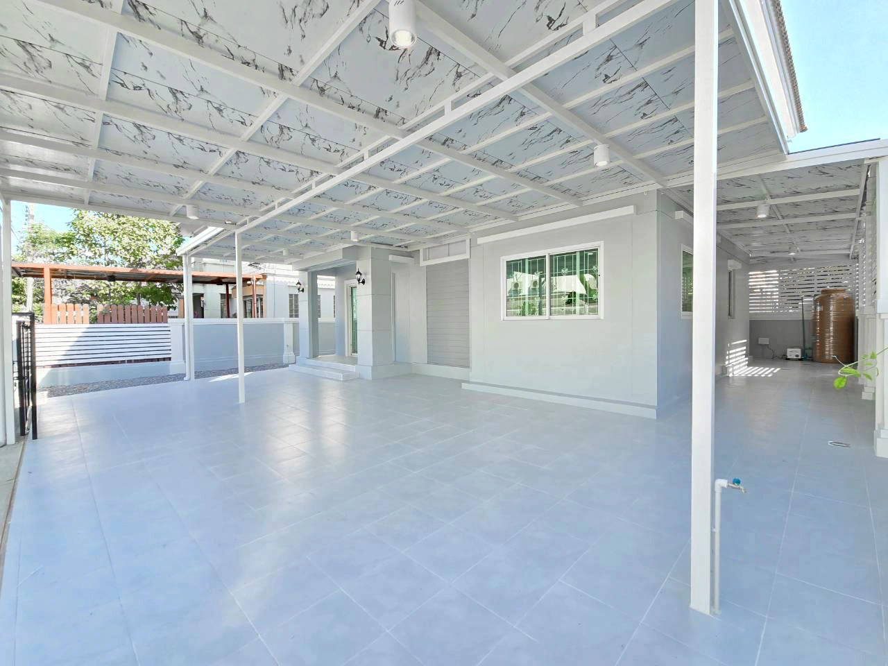 ทำเลหาของกินง่าย! ใกล้บิ๊กซี คลอง 3 บ้านเดี่ยวพฤกษาวิลเลจ 29 รีโนเวทใหม่สภาพนางฟ้า เชื่อมต่อรังสิต-นครนายก ใกล้ทางด่วนวงแหวนฯ & รถไฟฟ้าสายสีแดง เข้าเมืองสบายสุดๆ จ่ายแค่ 3.89 ลบ. ได้บ้าน 50.5 ตร.ว.