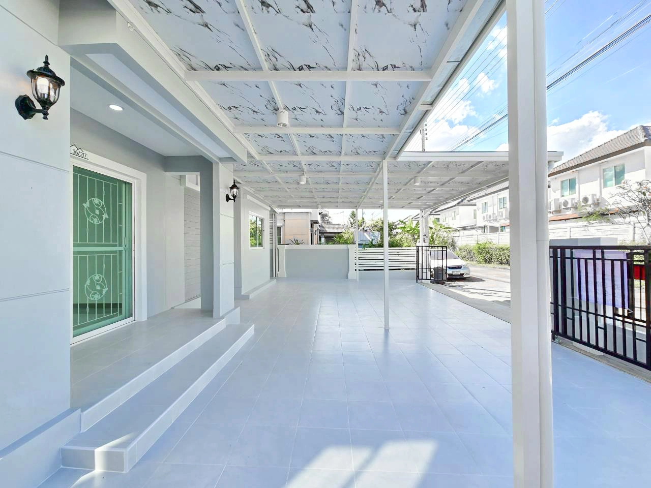 ทำเลหาของกินง่าย! ใกล้บิ๊กซี คลอง 3 บ้านเดี่ยวพฤกษาวิลเลจ 29 รีโนเวทใหม่สภาพนางฟ้า เชื่อมต่อรังสิต-นครนายก ใกล้ทางด่วนวงแหวนฯ & รถไฟฟ้าสายสีแดง เข้าเมืองสบายสุดๆ จ่ายแค่ 3.89 ลบ. ได้บ้าน 50.5 ตร.ว.