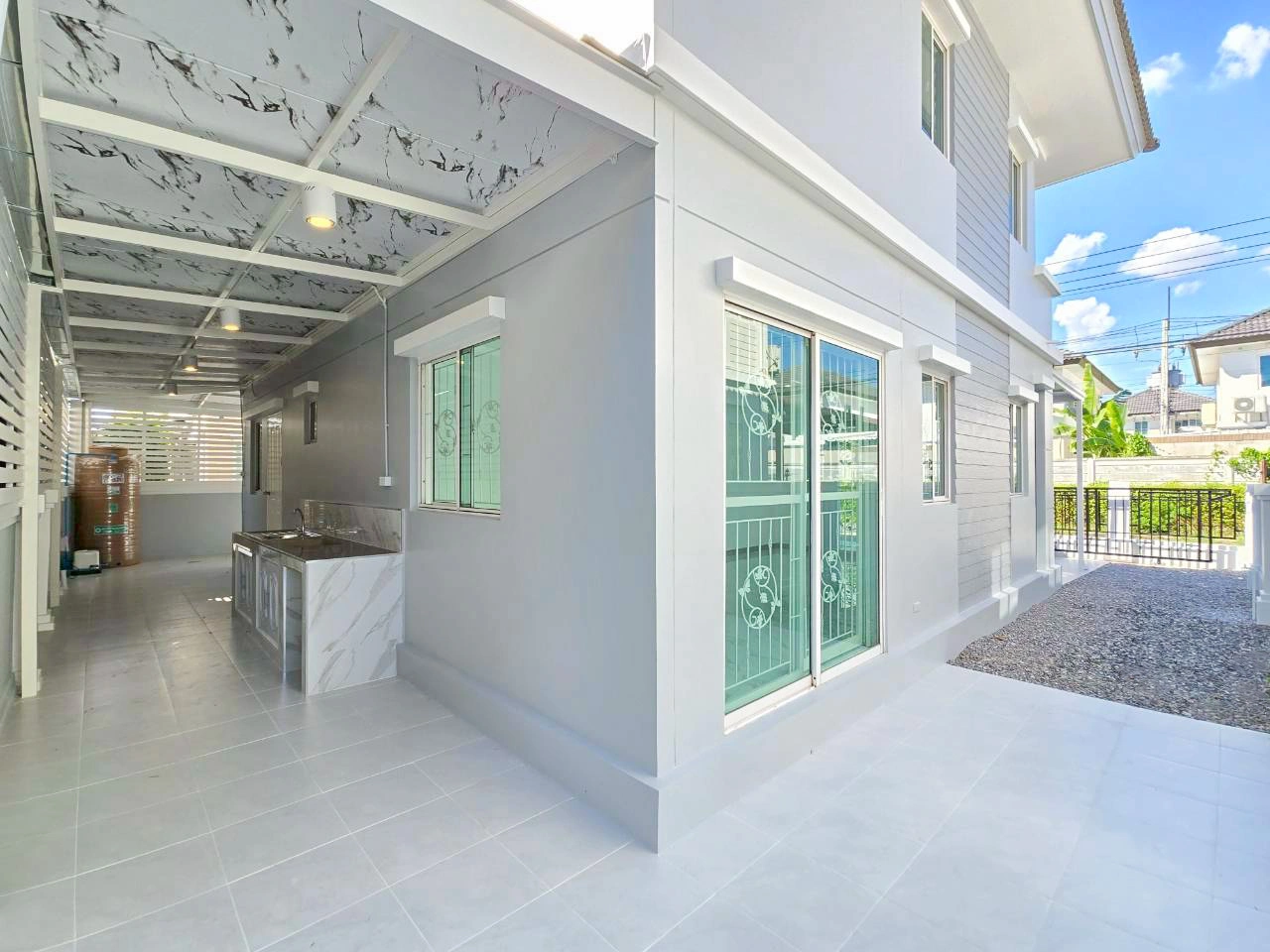 ทำเลหาของกินง่าย! ใกล้บิ๊กซี คลอง 3 บ้านเดี่ยวพฤกษาวิลเลจ 29 รีโนเวทใหม่สภาพนางฟ้า เชื่อมต่อรังสิต-นครนายก ใกล้ทางด่วนวงแหวนฯ & รถไฟฟ้าสายสีแดง เข้าเมืองสบายสุดๆ จ่ายแค่ 3.89 ลบ. ได้บ้าน 50.5 ตร.ว.