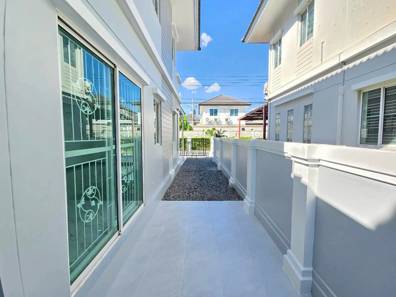 ทำเลหาของกินง่าย! ใกล้บิ๊กซี คลอง 3 บ้านเดี่ยวพฤกษาวิลเลจ 29 รีโนเวทใหม่สภาพนางฟ้า เชื่อมต่อรังสิต-นครนายก ใกล้ทางด่วนวงแหวนฯ & รถไฟฟ้าสายสีแดง เข้าเมืองสบายสุดๆ จ่ายแค่ 3.89 ลบ. ได้บ้าน 50.5 ตร.ว.