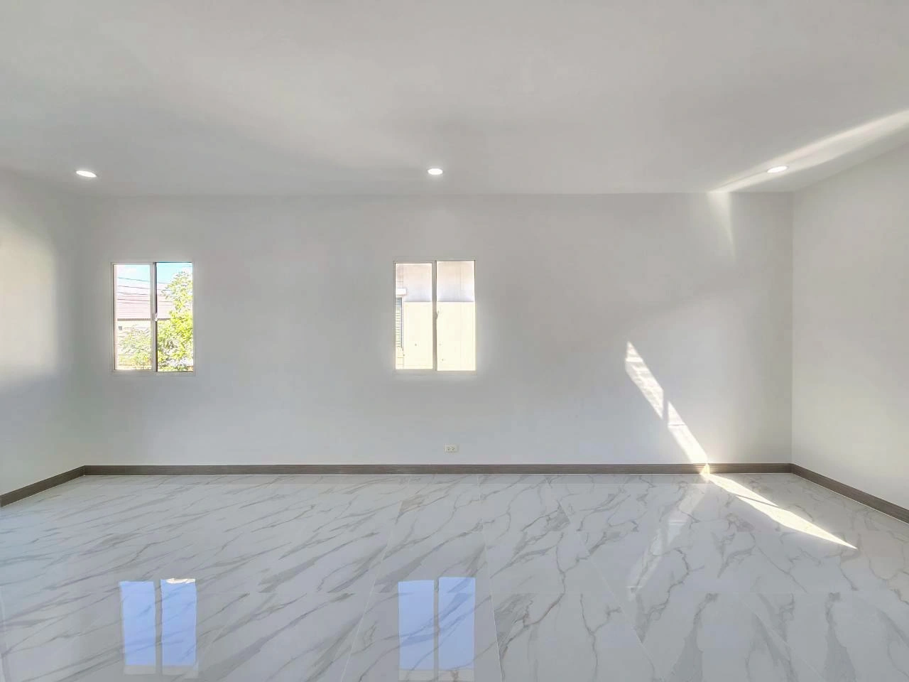 ทำเลหาของกินง่าย! ใกล้บิ๊กซี คลอง 3 บ้านเดี่ยวพฤกษาวิลเลจ 29 รีโนเวทใหม่สภาพนางฟ้า เชื่อมต่อรังสิต-นครนายก ใกล้ทางด่วนวงแหวนฯ & รถไฟฟ้าสายสีแดง เข้าเมืองสบายสุดๆ จ่ายแค่ 3.89 ลบ. ได้บ้าน 50.5 ตร.ว.