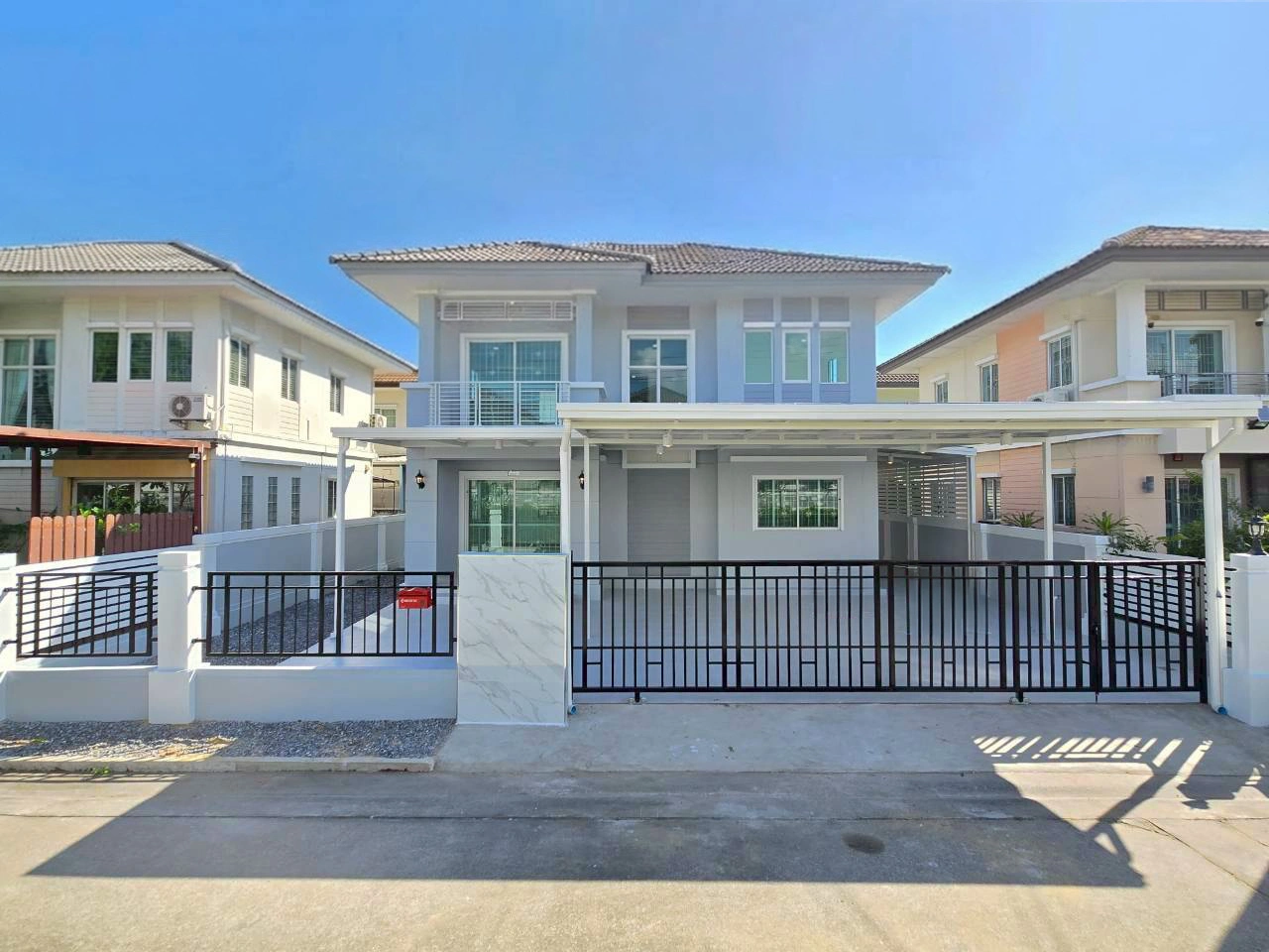 ทำเลหาของกินง่าย! ใกล้บิ๊กซี คลอง 3 บ้านเดี่ยวพฤกษาวิลเลจ 29 รีโนเวทใหม่สภาพนางฟ้า เชื่อมต่อรังสิต-นครนายก ใกล้ทางด่วนวงแหวนฯ & รถไฟฟ้าสายสีแดง เข้าเมืองสบายสุดๆ จ่ายแค่ 3.89 ลบ. ได้บ้าน 50.5 ตร.ว.