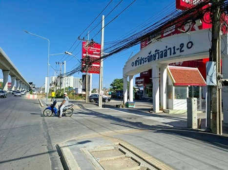 ขายอาคารพาณิชย์ 3.5 ชั้น ศรีประจักษ์วิลล่า 1-2 (รามคำแหง 156)  เขตสะพานสูง กรุงเทพมหานคร    ราคา 3,700,000  บาท