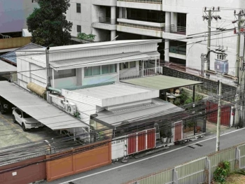 ขายบ้านพร้อมร้านอาหาร 2 ชั้น เอกมัย - สุขุมวิท 42 ใกล้ BTS เอกมัย 550 ม. โทร 089-0663888