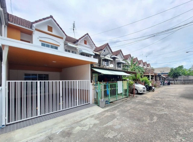 บ้านกรุงทองสายไหม 33 ทำเลดีใกล้ BTS แยก คปอ. และ Big C สายไหม เดินทางสะดวกมาก ราคาเพียง 1.99 ลบ. รีบจองด่วนก่อนหลุดมือ