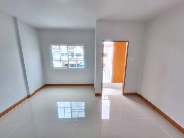 บ้านกรุงทองสายไหม 33 ทำเลดีใกล้ BTS แยก คปอ. และ Big C สายไหม เดินทางสะดวกมาก ราคาเพียง 1.99 ลบ. รีบจองด่วนก่อนหลุดมือ