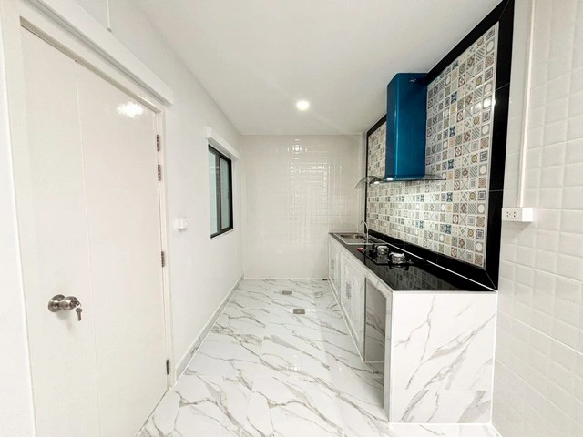 โอกาสสุดท้าย! พฤกษาไพร์ม 115 รังสิต-คลอง 3 ทาวน์เฮ้าส์ รีโนเวทใหม่ ทำเลทอง ทำเลดีติดถนนหลัก เชื่อมต่อรังสิต-นครนายก ใกล้ฟิวเจอร์ฯ และ Big C แค่นิดเดียว ราคาดีแบบนี้ นัดชมบ้านก่อนใครได้เลย