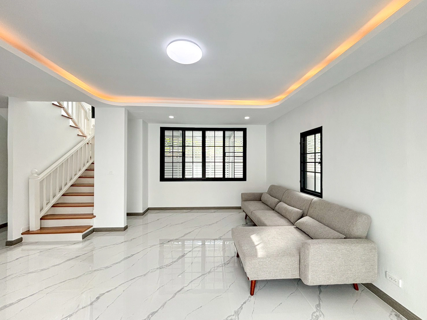 คุ้มที่สุดในโซน บ้านเดี่ยวภัสสร 3 รีโนเวทใหม่ 4 ห้องนอน พื้นที่เยอะ 52 ตร.ว. เพียง 3.89 ล้าน ได้พื้นที่ใช้สอยจุใจ 200 ตร.ม. ฟังก์ชันครบ 3 น้ำ 2 จอด สำหรับครอบครัวใหญ่ ดีลเด็ดทำเลทอง