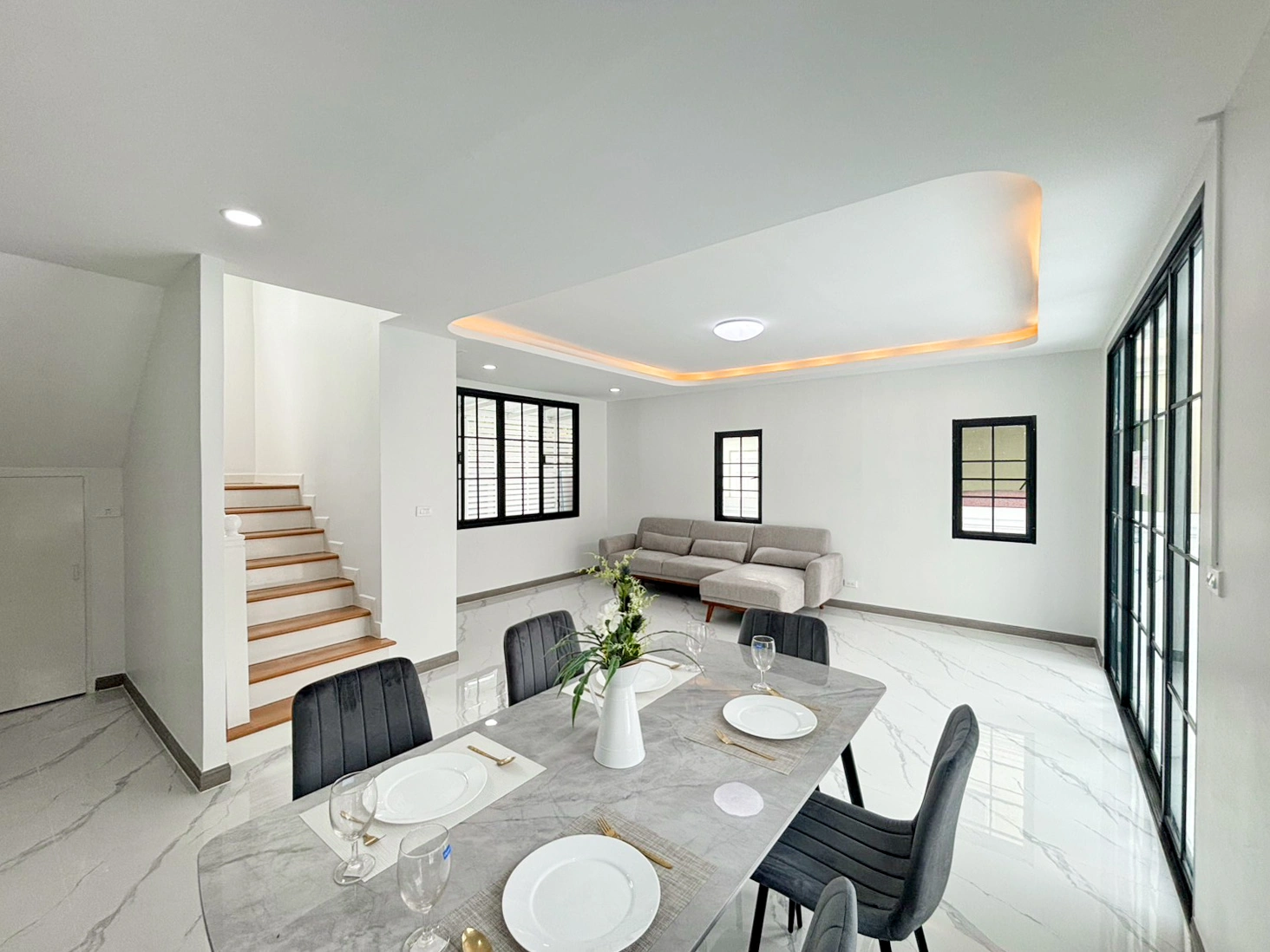 คุ้มที่สุดในโซน บ้านเดี่ยวภัสสร 3 รีโนเวทใหม่ 4 ห้องนอน พื้นที่เยอะ 52 ตร.ว. เพียง 3.89 ล้าน ได้พื้นที่ใช้สอยจุใจ 200 ตร.ม. ฟังก์ชันครบ 3 น้ำ 2 จอด สำหรับครอบครัวใหญ่ ดีลเด็ดทำเลทอง