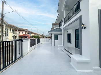 คุ้มที่สุดในโซน บ้านเดี่ยวภัสสร 3 รีโนเวทใหม่ 4 ห้องนอน พื้นที่เยอะ 52 ตร.ว. เพียง 3.89 ล้าน ได้พื้นที่ใช้สอยจุใจ 200 ตร.ม. ฟังก์ชันครบ 3 น้ำ 2 จอด สำหรับครอบครัวใหญ่ ดีลเด็ดทำเลทอง