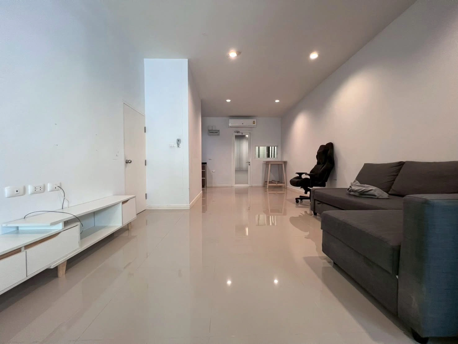 ขายด่วน ทาวน์โฮม CitySense พระราม 2 ท่าข้าม ราคาดี คุ้มๆ เพียง 2.1 ลบ.