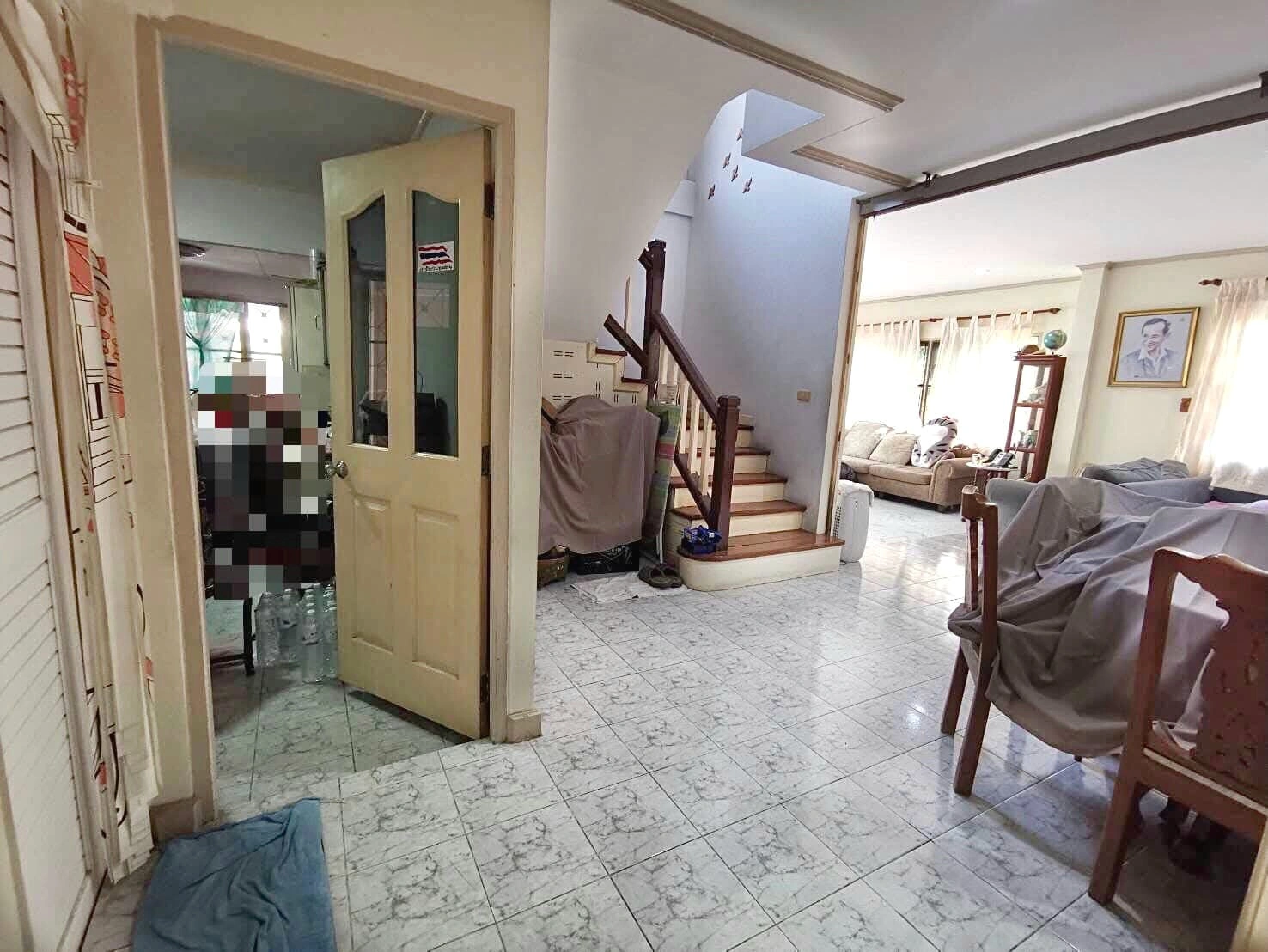 โครงการ ชัยพฤกษ์ บางบัวทอง .ไกล้แยกบางพลู-ถนนรัตนาธิเบศร์  ไกล้ห้างเซ็นทรัลเวสต์เกส  เนื้อที่120.20 ตารางวา 240 ตร.ม. 4 ห้องน้ำ 3 ห้องน้ำ , มีเรือนรับรอง 1 หลัง  รถไฟฟ้าสายสีม่วง