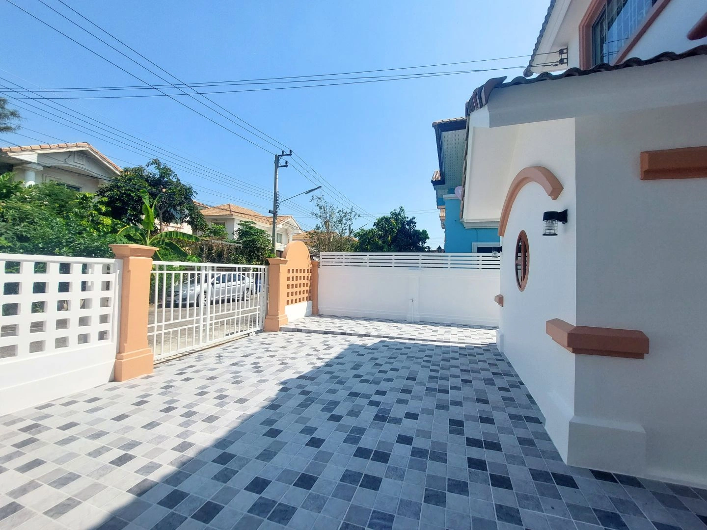 โอกาสสุดท้าย! บ้านเดี่ยว 4 ห้องนอน ทำเลดี คลองสาม ปรับลดราคาหลักแสน! คุ้มค่าที่สุดในย่านนี้! ทุบราคา! บ้านเดี่ยว 4 ห้องนอน พฤกษาวิลเลจ 3 คลองสาม จาก 3.5 ล้าน ลดเหลือ 3.35 ล้านบาท! ประหยัดเป็นแสน!