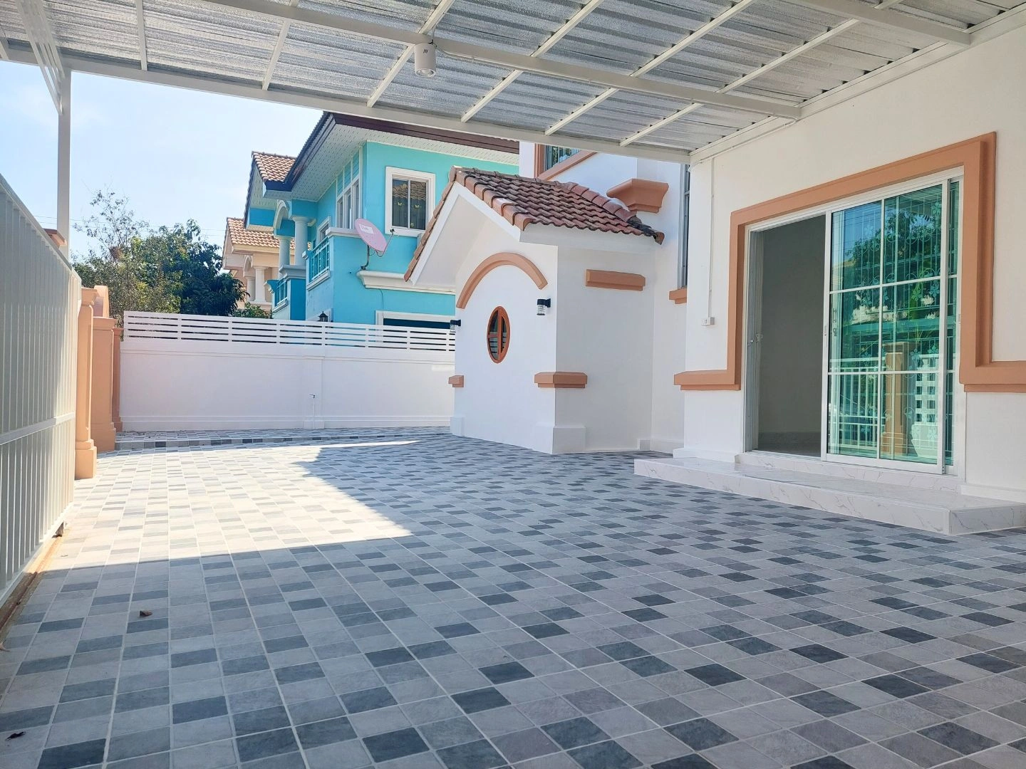 โอกาสสุดท้าย! บ้านเดี่ยว 4 ห้องนอน ทำเลดี คลองสาม ปรับลดราคาหลักแสน! คุ้มค่าที่สุดในย่านนี้! ทุบราคา! บ้านเดี่ยว 4 ห้องนอน พฤกษาวิลเลจ 3 คลองสาม จาก 3.5 ล้าน ลดเหลือ 3.35 ล้านบาท! ประหยัดเป็นแสน!