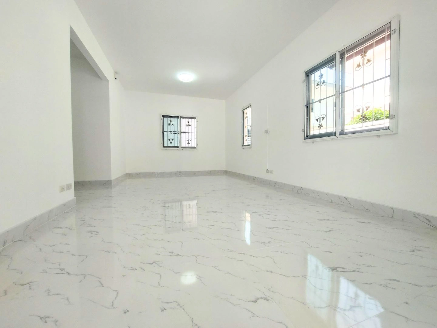 โอกาสสุดท้าย! บ้านเดี่ยว 4 ห้องนอน ทำเลดี คลองสาม ปรับลดราคาหลักแสน! คุ้มค่าที่สุดในย่านนี้! ทุบราคา! บ้านเดี่ยว 4 ห้องนอน พฤกษาวิลเลจ 3 คลองสาม จาก 3.5 ล้าน ลดเหลือ 3.35 ล้านบาท! ประหยัดเป็นแสน!