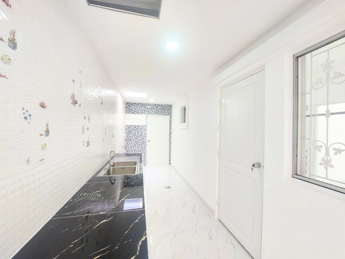 โอกาสสุดท้าย! บ้านเดี่ยว 4 ห้องนอน ทำเลดี คลองสาม ปรับลดราคาหลักแสน! คุ้มค่าที่สุดในย่านนี้! ทุบราคา! บ้านเดี่ยว 4 ห้องนอน พฤกษาวิลเลจ 3 คลองสาม จาก 3.5 ล้าน ลดเหลือ 3.35 ล้านบาท! ประหยัดเป็นแสน!