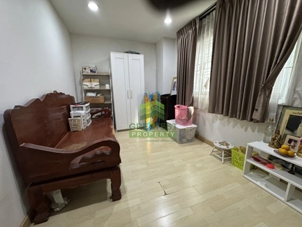 ขายด่วน ทาวน์โฮม เดอะ คอนเนค อัพ 3 ลาดพร้าว 126 The Connect UP 3 Ladprao 126 เนื้อที่ 19.90 ตร.ว แต่งสวย ใหม่ พร้อมอยู่ ทำเลดี ใกล้รถไฟฟ้า