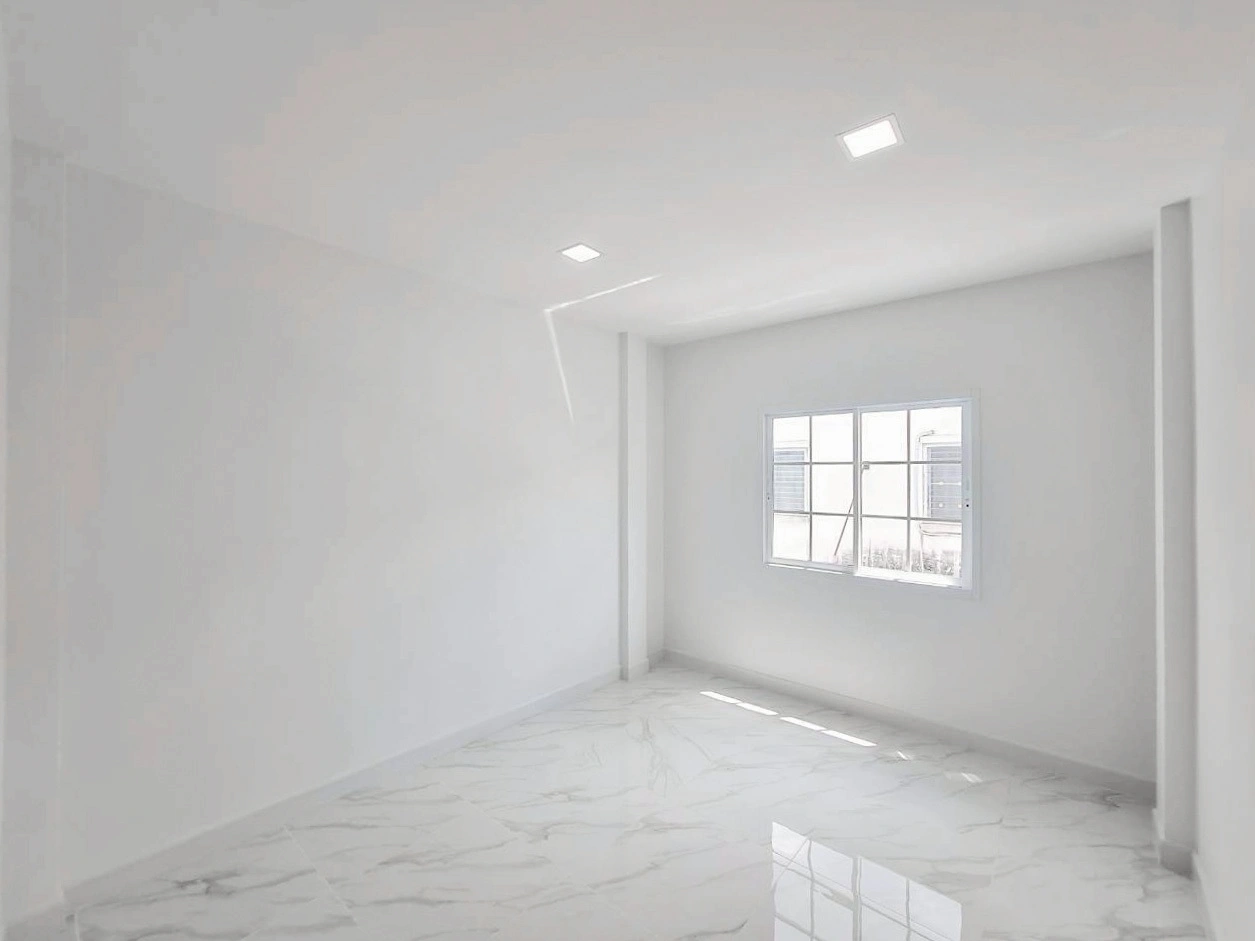 หมู่บ้านแพรมาพร คลอง 4 ติดถนนรังสิต-นครนายก เดินทางโคตรสะดวก ใกล้จุดขึ้น-ลงมอเตอร์เวย์เพียงนิดเดียว เชื่อมต่อเข้าเมืองหรือไปสายอีสานได้ง่ายสุดๆ บ้านทำเลดีแบบนี้หายาก นัดชมบ้านล่วงหน้าโทรเลย