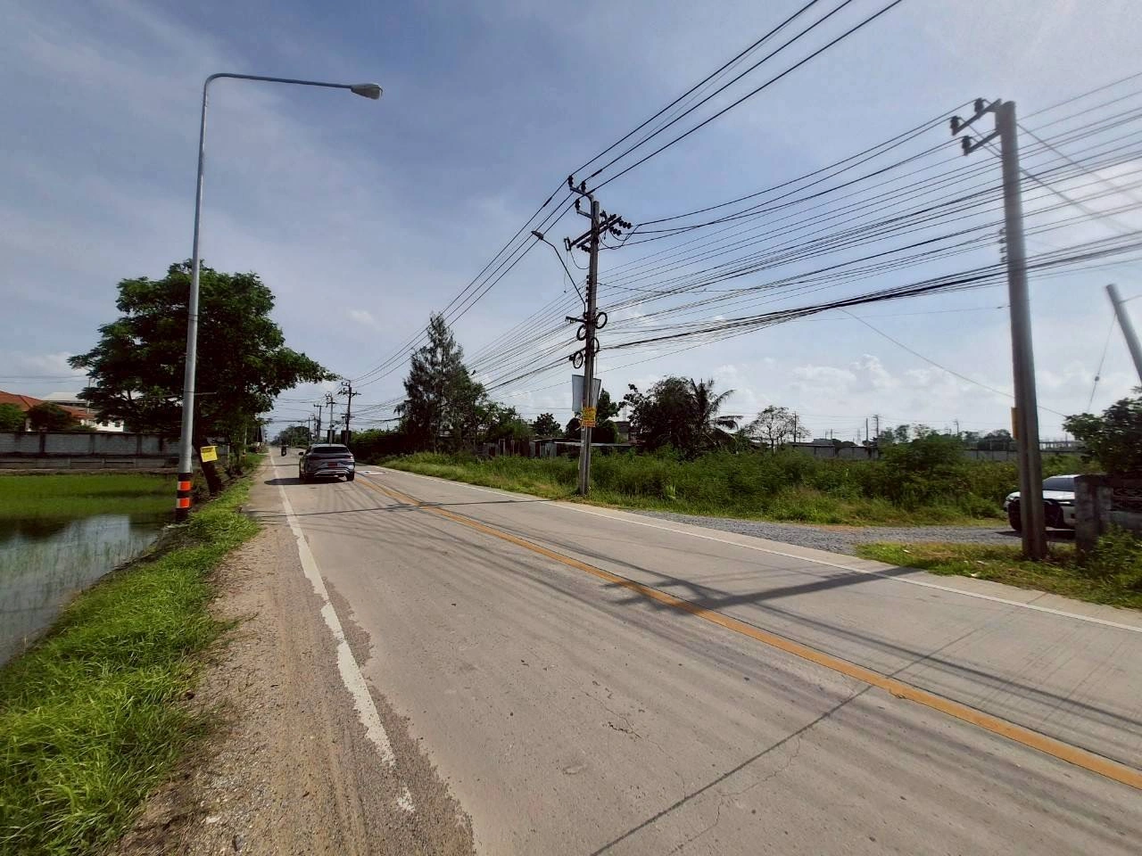 ขายด่วนที่ดินซอยวัดคลองตาคล้าย 128 ตรว ติดถนนสาธารณะ อ.ไทรน้อย จ.นนทบุรี