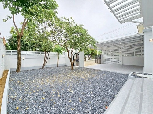 บ้านเดี่ยว พฤกษาวิลเลจ 35 บ้านรีโนเวทใหม่ หลังท้ายซอยเนื้อที่ 58 ตร.ว. ฟังก์ชั่นบ้าน 4 ห้องนอน 2 ห้องน้ำ สำหรับครอบครัวใหญ่ในทำเลคุณภาพ บ้านเดี่ยวรีโนเวทใหม่  ตอบโจทย์ทั้งความสะดวกสบายและคุณภาพชีวิต พร้อมเข้าอยู่ บนทำเลคลองหลวง คลอง 3