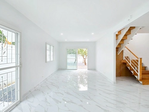 บ้านเดี่ยว พฤกษาวิลเลจ 35 บ้านรีโนเวทใหม่ หลังท้ายซอยเนื้อที่ 58 ตร.ว. ฟังก์ชั่นบ้าน 4 ห้องนอน 2 ห้องน้ำ สำหรับครอบครัวใหญ่ในทำเลคุณภาพ บ้านเดี่ยวรีโนเวทใหม่  ตอบโจทย์ทั้งความสะดวกสบายและคุณภาพชีวิต พร้อมเข้าอยู่ บนทำเลคลองหลวง คลอง 3