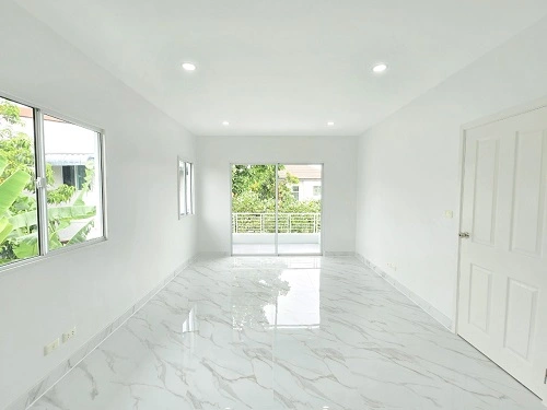 บ้านเดี่ยว พฤกษาวิลเลจ 35 บ้านรีโนเวทใหม่ หลังท้ายซอยเนื้อที่ 58 ตร.ว. ฟังก์ชั่นบ้าน 4 ห้องนอน 2 ห้องน้ำ สำหรับครอบครัวใหญ่ในทำเลคุณภาพ บ้านเดี่ยวรีโนเวทใหม่  ตอบโจทย์ทั้งความสะดวกสบายและคุณภาพชีวิต พร้อมเข้าอยู่ บนทำเลคลองหลวง คลอง 3