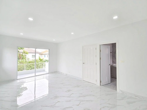 บ้านเดี่ยว พฤกษาวิลเลจ 35 บ้านรีโนเวทใหม่ หลังท้ายซอยเนื้อที่ 58 ตร.ว. ฟังก์ชั่นบ้าน 4 ห้องนอน 2 ห้องน้ำ สำหรับครอบครัวใหญ่ในทำเลคุณภาพ บ้านเดี่ยวรีโนเวทใหม่  ตอบโจทย์ทั้งความสะดวกสบายและคุณภาพชีวิต พร้อมเข้าอยู่ บนทำเลคลองหลวง คลอง 3