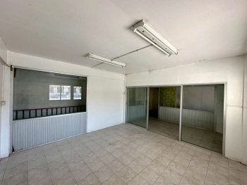 ขายอาคารพาณิชย์ 3.5 ชั้น 2 คูหา ขนาด 44 ตร.ว. ห่างจากถนนกาญจนาภิเษกเพียง 500 เมตร สภาพดี ทำเลค้าขายหรือทำโฮมออฟฟิศ ที่จอดรถสะดวก ใกล้ MRTสายสีม่วง