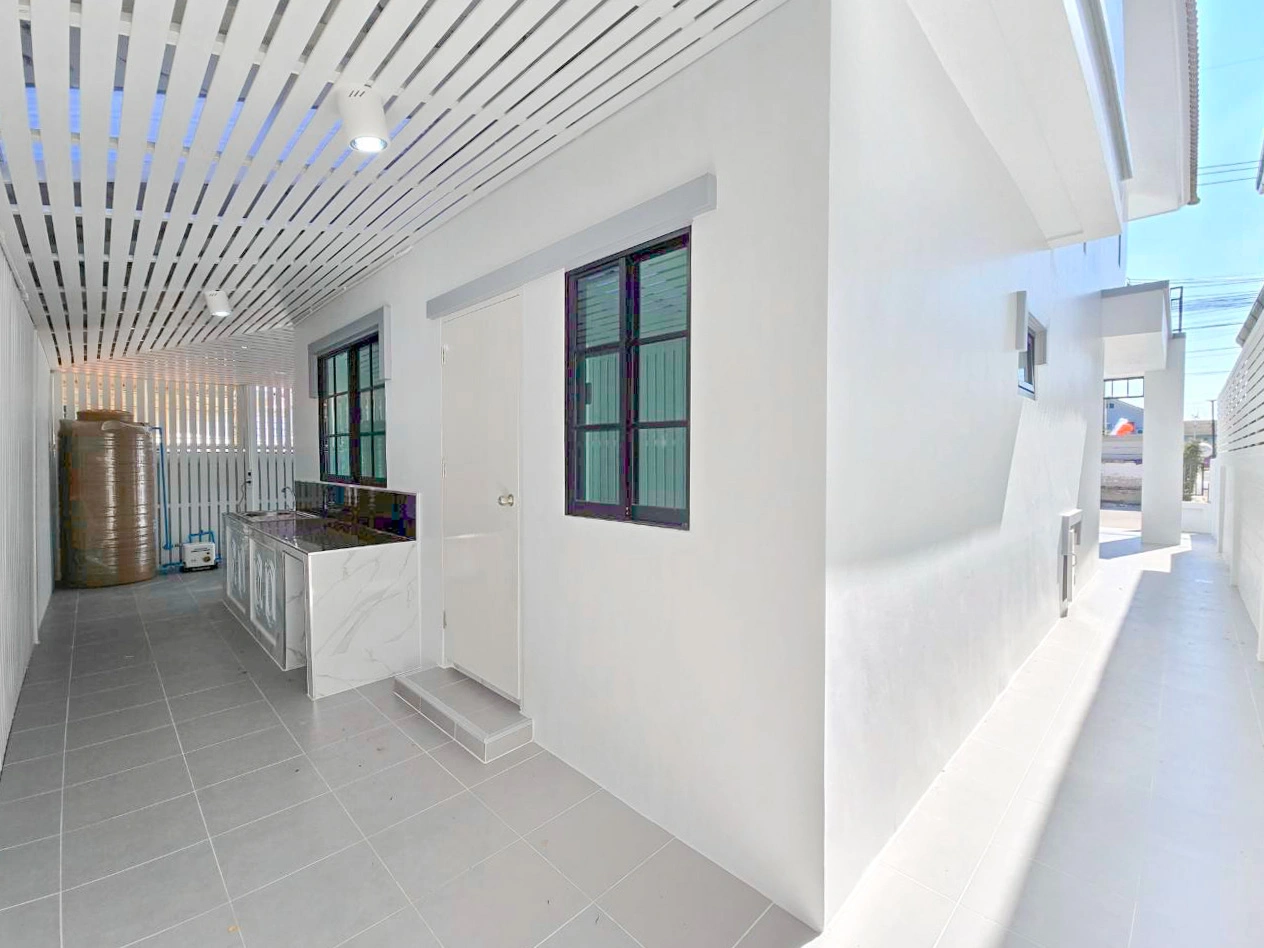 เสนากรีนวิลล์ บ้านแฝดพื้นที่เยอะ 40.3 ตร.ว. สภาพนางฟ้า ทำเลแหล่งของกิน คลอง 2 ใกล้เซียร์-ฟิวเจอร์-สนามบินดอนเมือง ใช้ชีวิตง่าย ส่วนตัวสูงเพราะหน้าบ้านไม่ติดใคร ตัดสินใจด่วน! บ้านรีโนเวทใหม่ทำเลใกล้รถไฟฟ้ามักไปไว นัดดูวันนี้โทรเลย