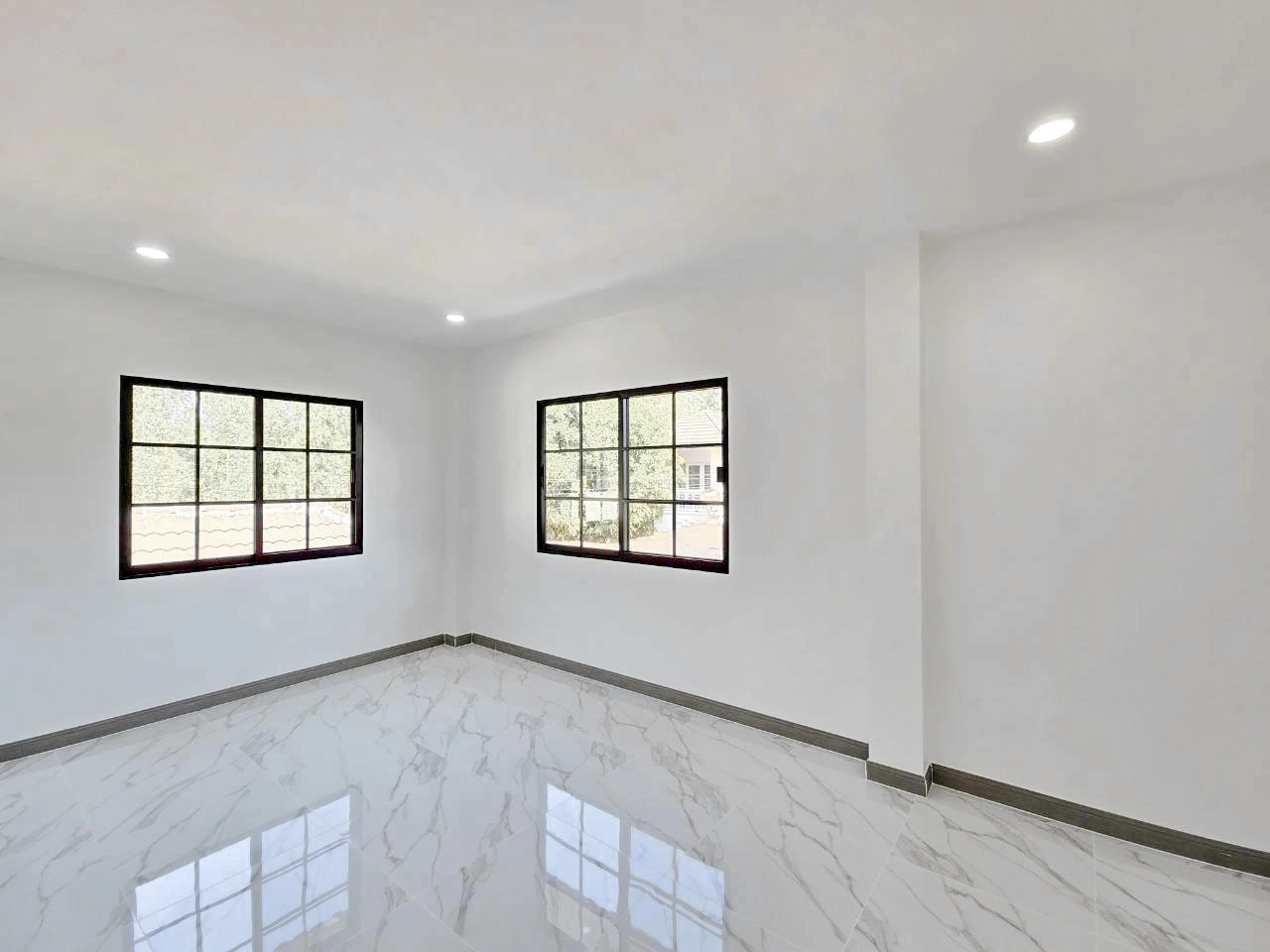 เสนากรีนวิลล์ บ้านแฝดพื้นที่เยอะ 40.3 ตร.ว. สภาพนางฟ้า ทำเลแหล่งของกิน คลอง 2 ใกล้เซียร์-ฟิวเจอร์-สนามบินดอนเมือง ใช้ชีวิตง่าย ส่วนตัวสูงเพราะหน้าบ้านไม่ติดใคร ตัดสินใจด่วน! บ้านรีโนเวทใหม่ทำเลใกล้รถไฟฟ้ามักไปไว นัดดูวันนี้โทรเลย